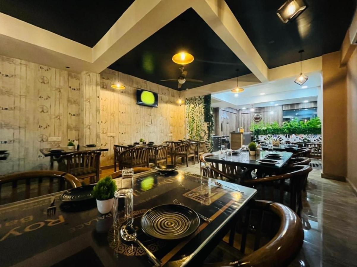 Hotel Vista Palace Patna  Bagian luar foto